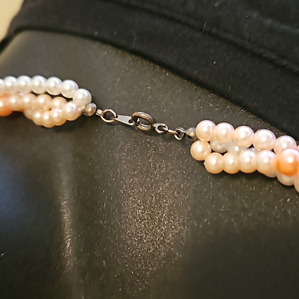 3 Strands of Twisted Pearl Beads Necklace 23" - Picture 6 of 6
